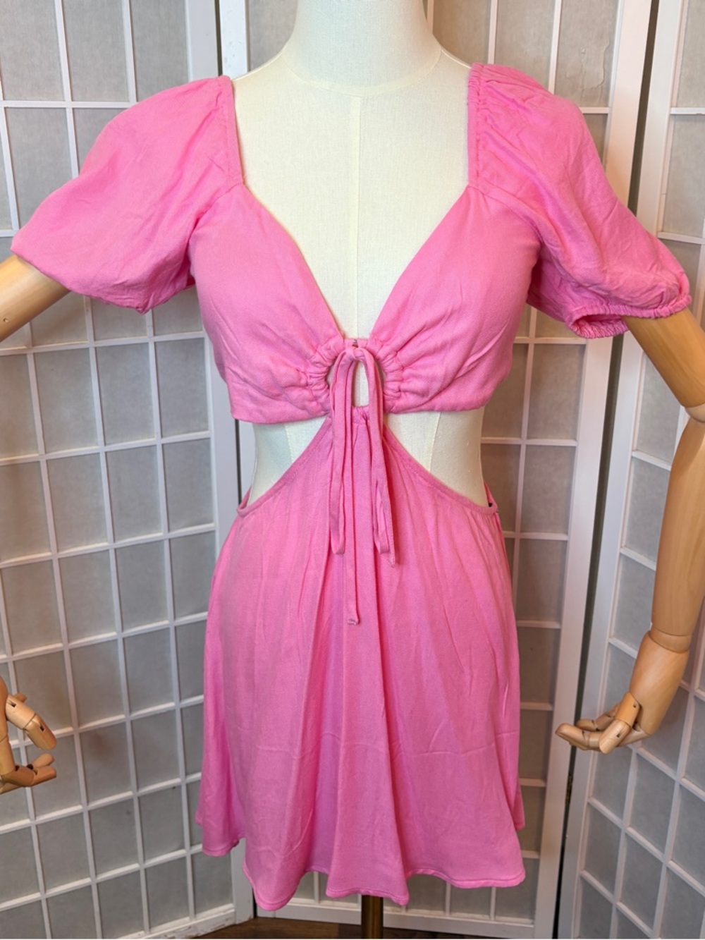 Pink Cutout Puff-Sleeve Mini Dress Size S